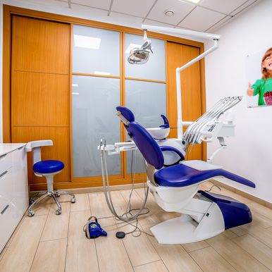 Clínica dental sillones azules